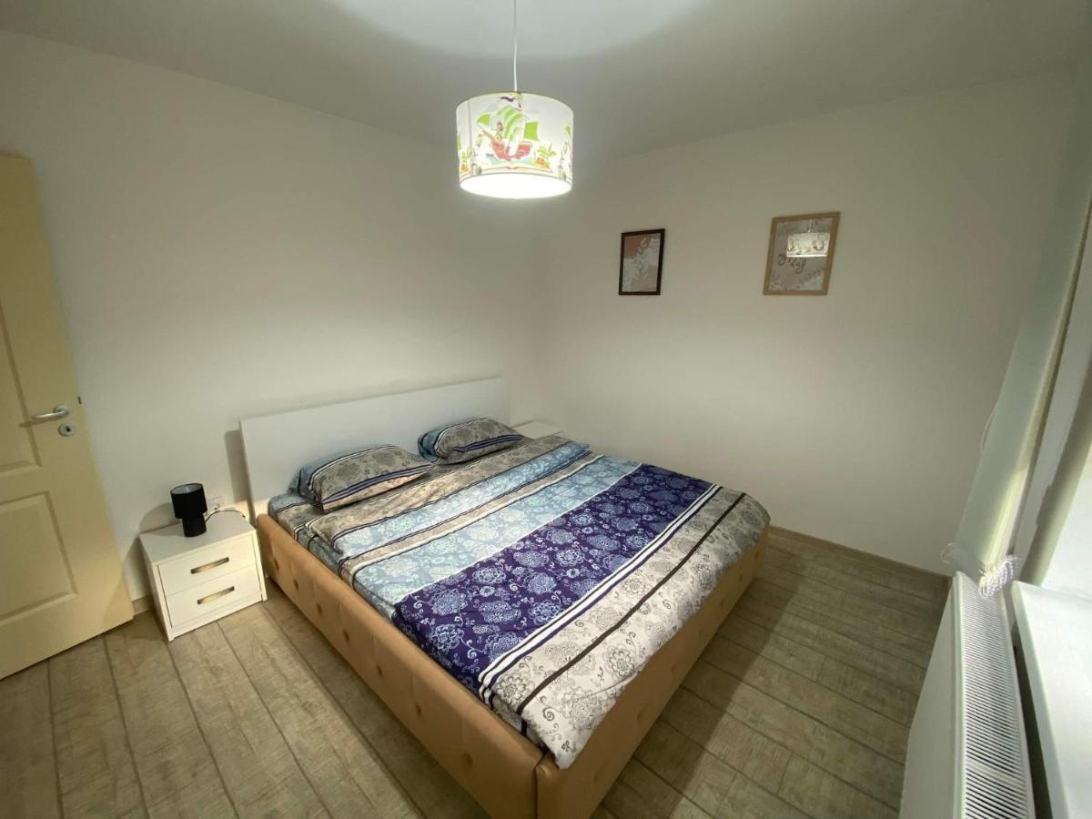 The Best Apartament Central Хунедоара Экстерьер фото