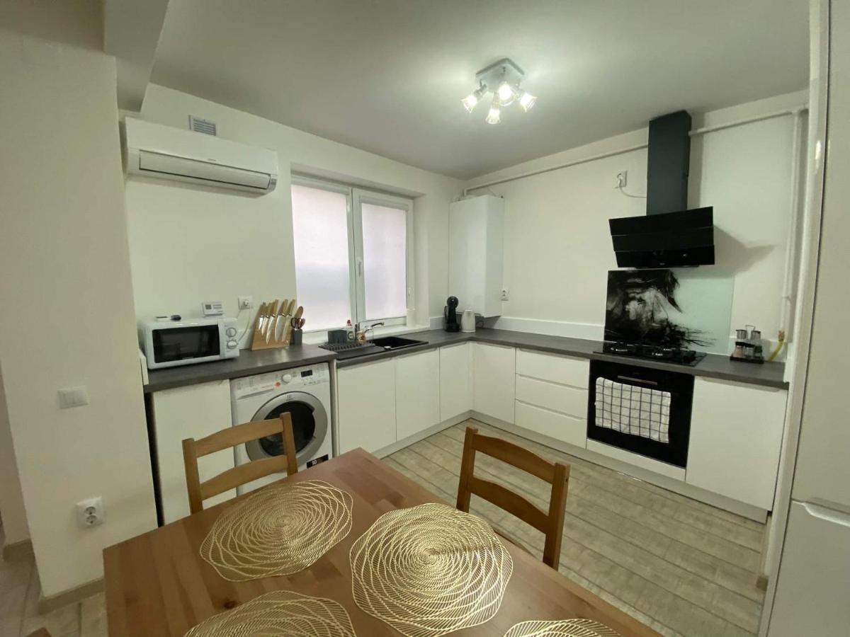 The Best Apartament Central Хунедоара Экстерьер фото