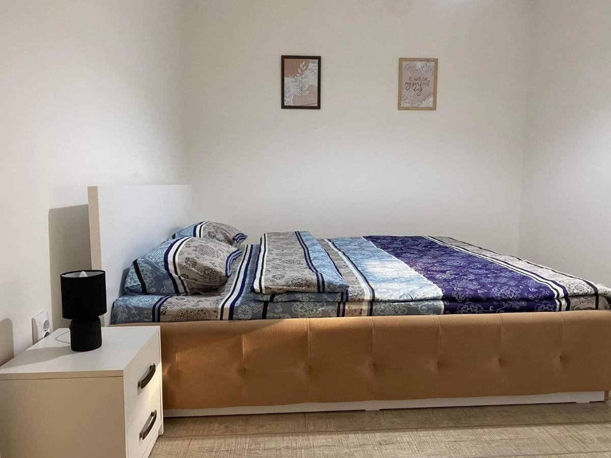 The Best Apartament Central Хунедоара Экстерьер фото