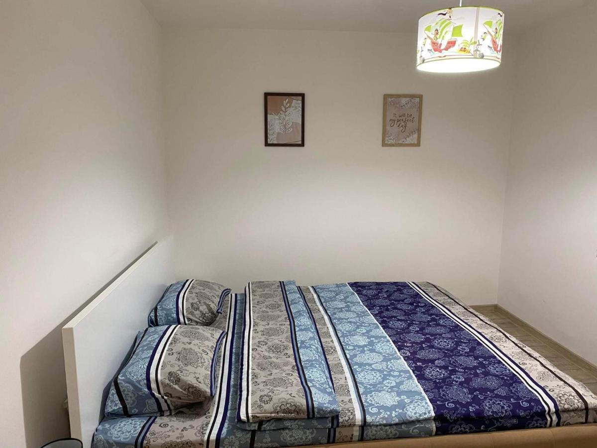 The Best Apartament Central Хунедоара Экстерьер фото