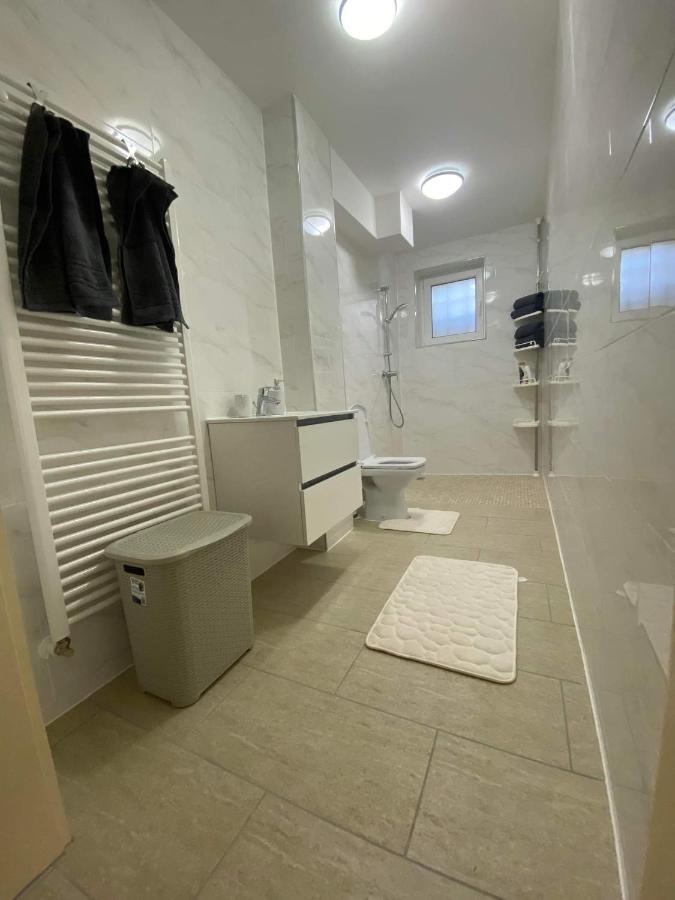 The Best Apartament Central Хунедоара Экстерьер фото