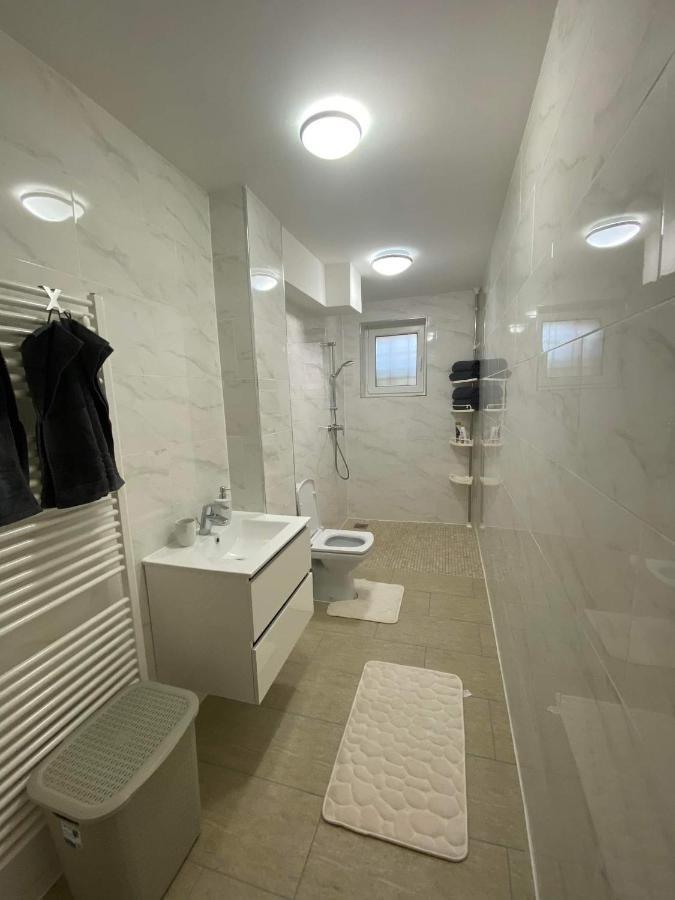 The Best Apartament Central Хунедоара Экстерьер фото